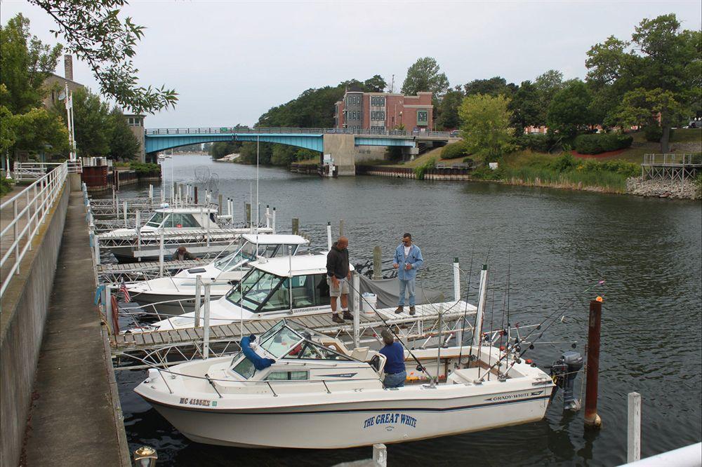 Manistee Inn & Marina Ngoại thất bức ảnh