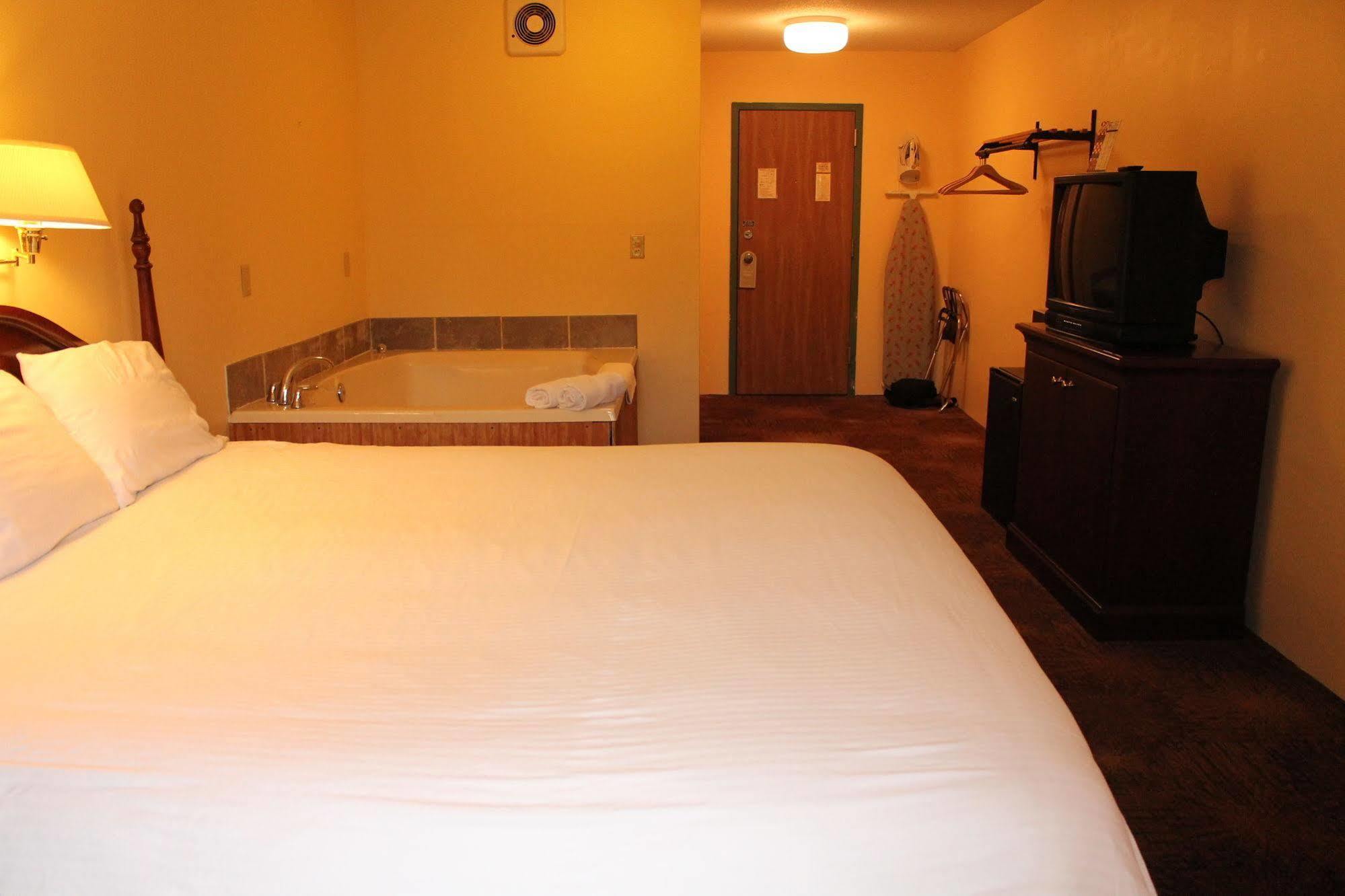 Manistee Inn & Marina Ngoại thất bức ảnh